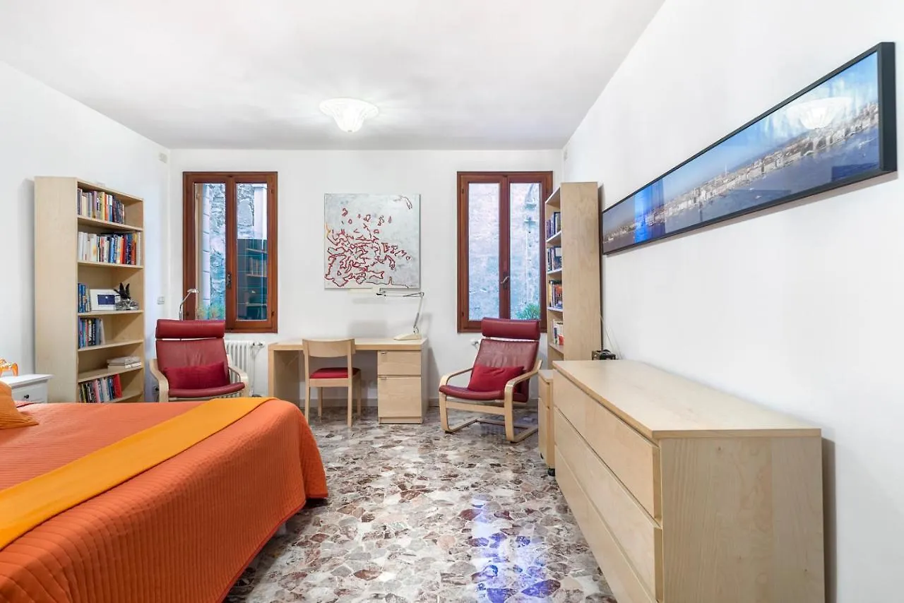 Acquarello - Like At Home In Heart Of Venezia