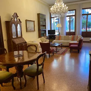 San Polo 1948 Centre Apartment